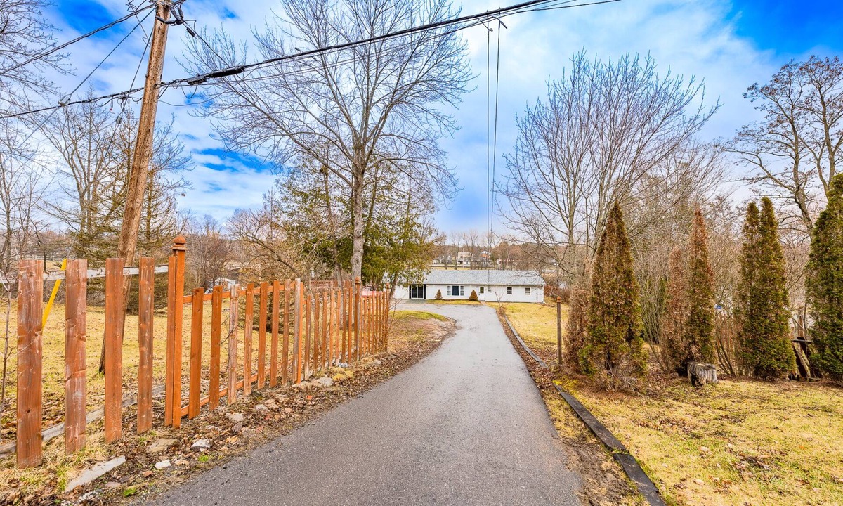 Marmora Cottage | Beautiful Waterfront Cottage backing onto Crowe River!