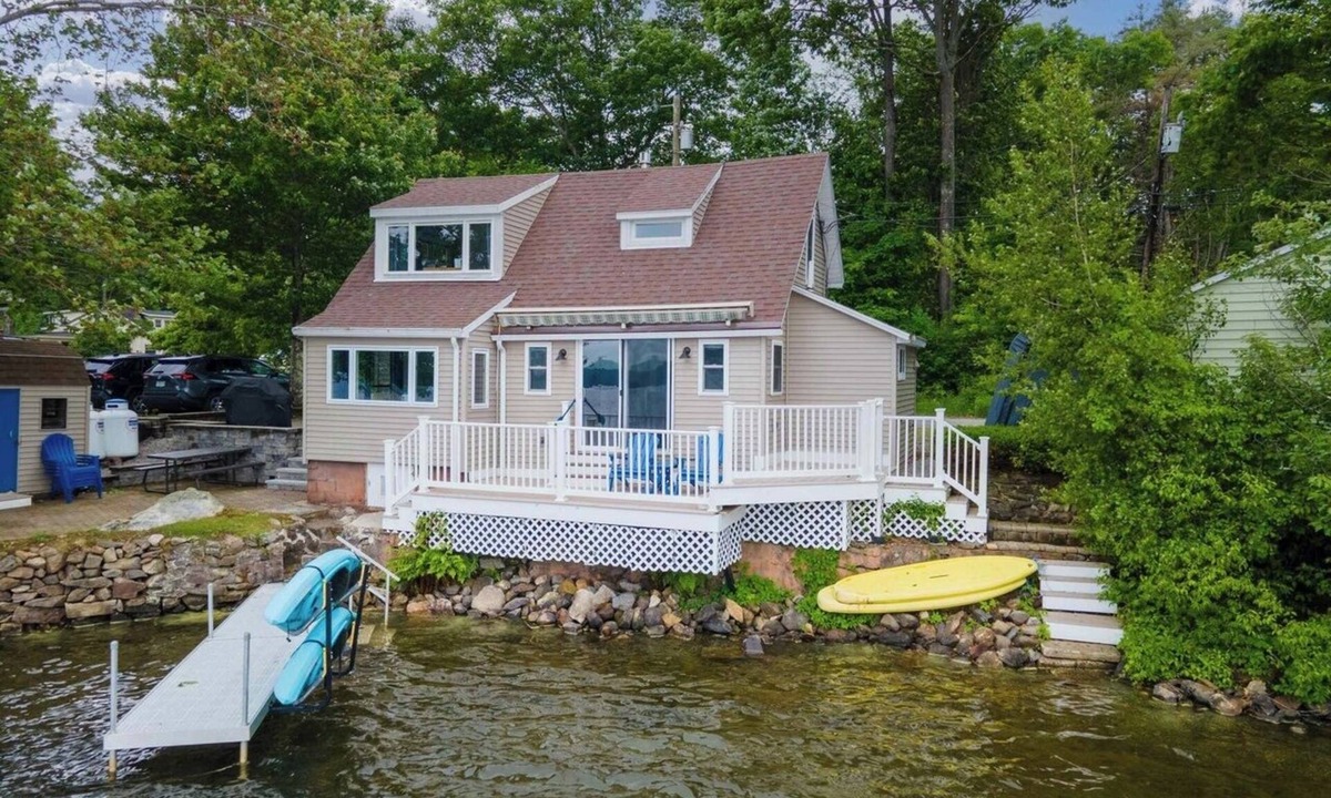 Franklin House | Beautiful Waterfront Home on Webster Lake!