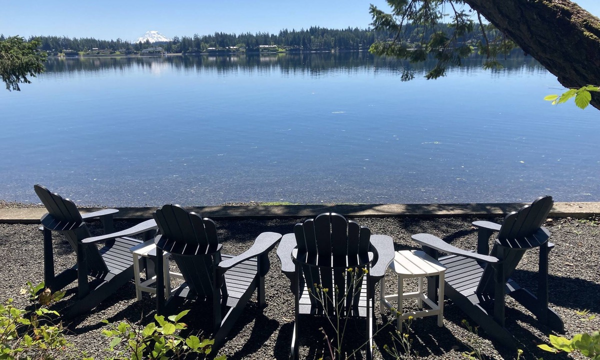 Olympia House | Beautiful Waterfront Home