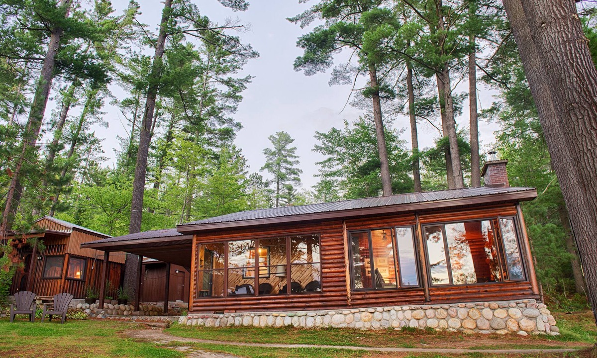 Mattawa Cottage | Beautiful Waterfront Log Cottage with Dock, Beach & Sleep Cabin Near Mattawa