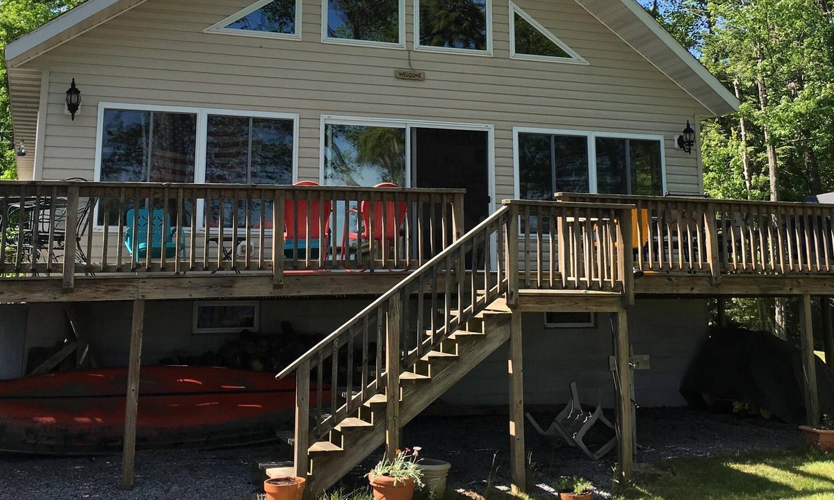 Hammond House | Beautiful Waterfront property located in the Thousand Islands, NY