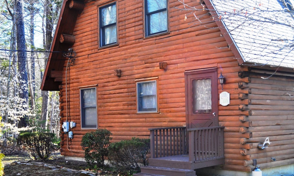 Rome House | Beautiful Waterfront Property On A quiet Cove