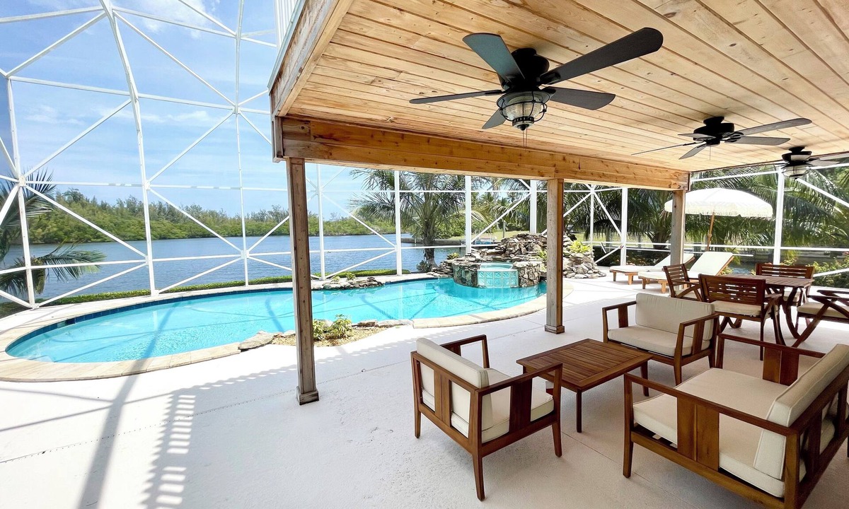 Hobe Sound House | Beautiful Waterfront Property