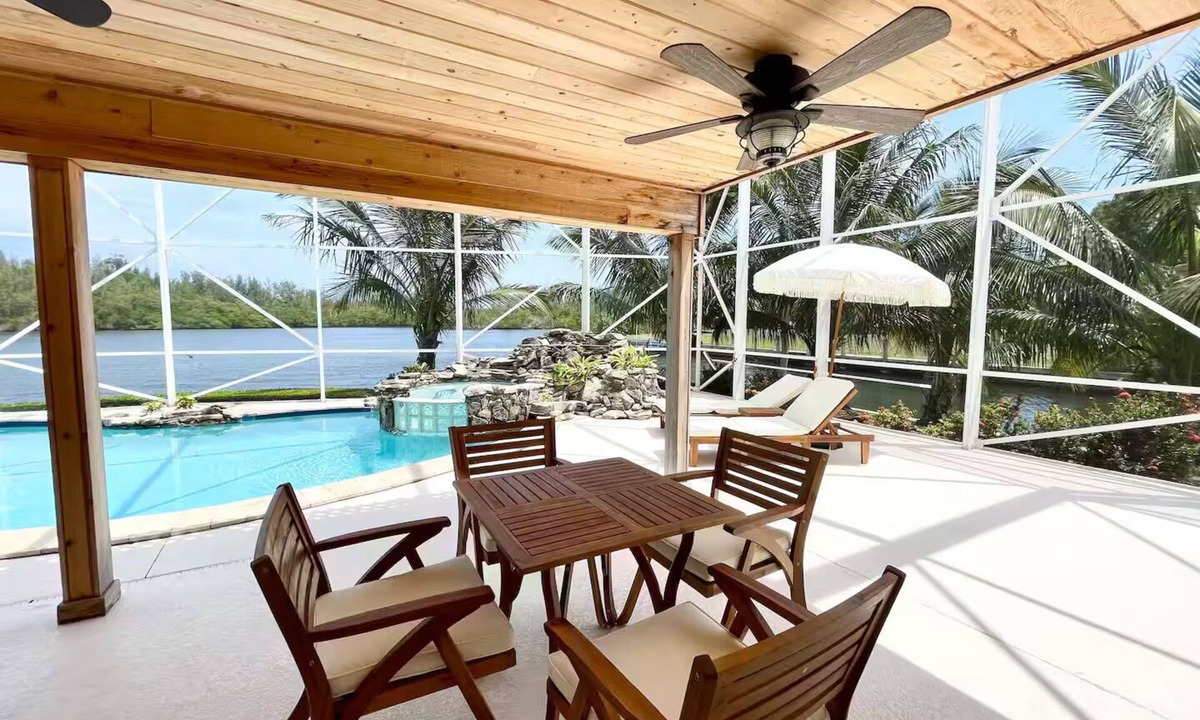 Hobe Sound House | Beautiful Waterfront Property