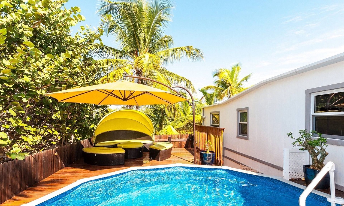 Hammer Point House | Beautiful Waterfront Villa