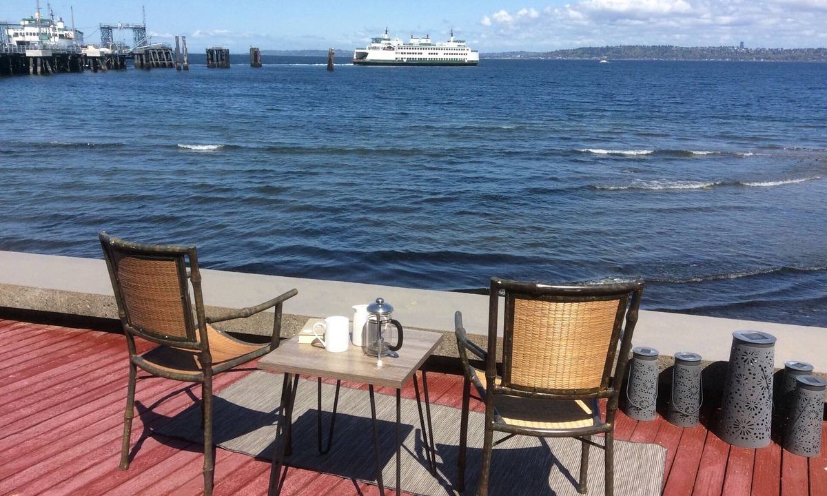 South Colby House | Beautiful Waterfront Views on Vashon Island