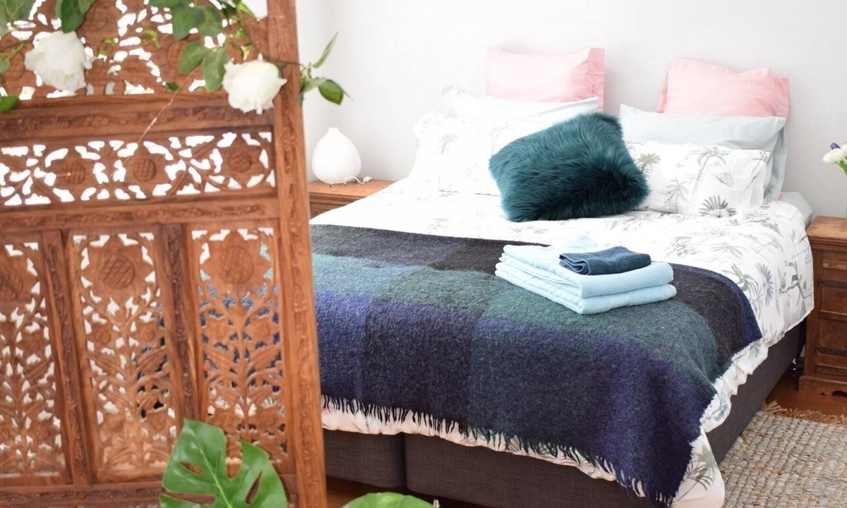 Arkles Bay Apartment | Beautiful Waterside Studio Apartment