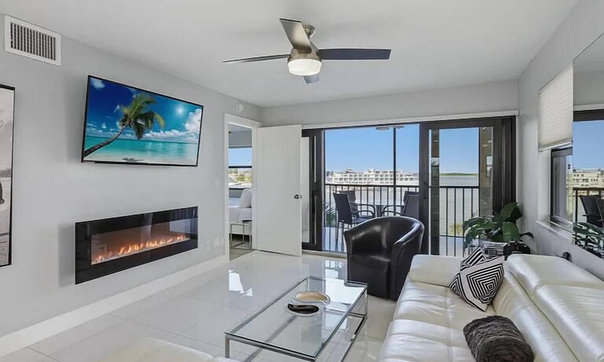 Marco Island Condo | BEAUTIFUL WATERVIEW-MODERN 2 BED - POOL, MARINA & NEAR BEACHES