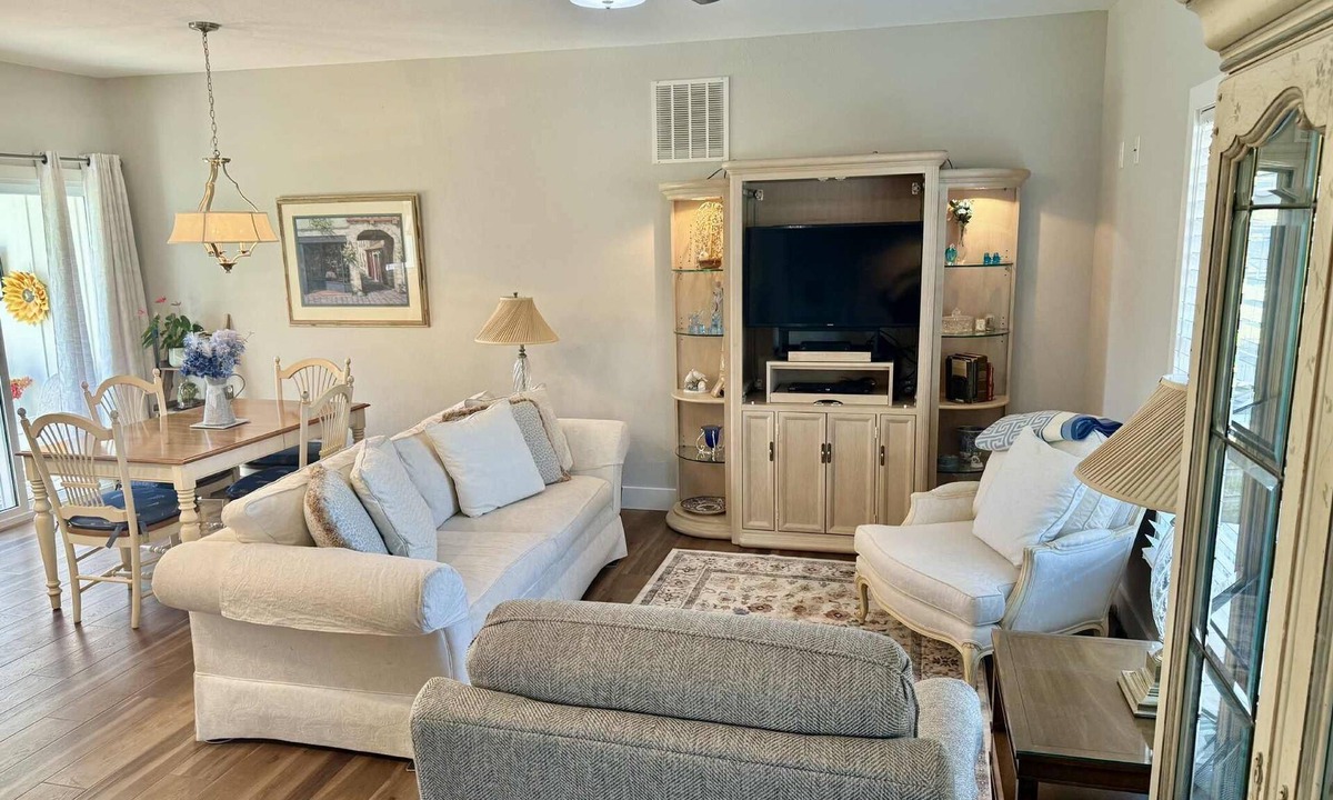 Freeburg House | Beautiful welcoming cottage in peaceful country setting