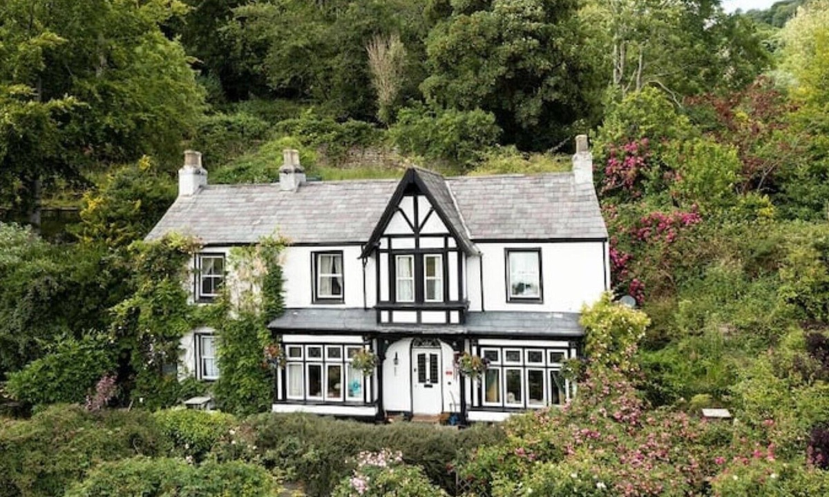 Tintern Cottage | Beautiful Wye Valley Riverview