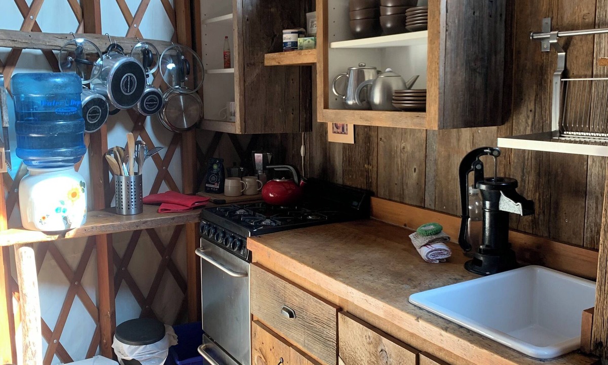 Rosemount Cottage | Beautiful Yurt in Hamilton Ontario