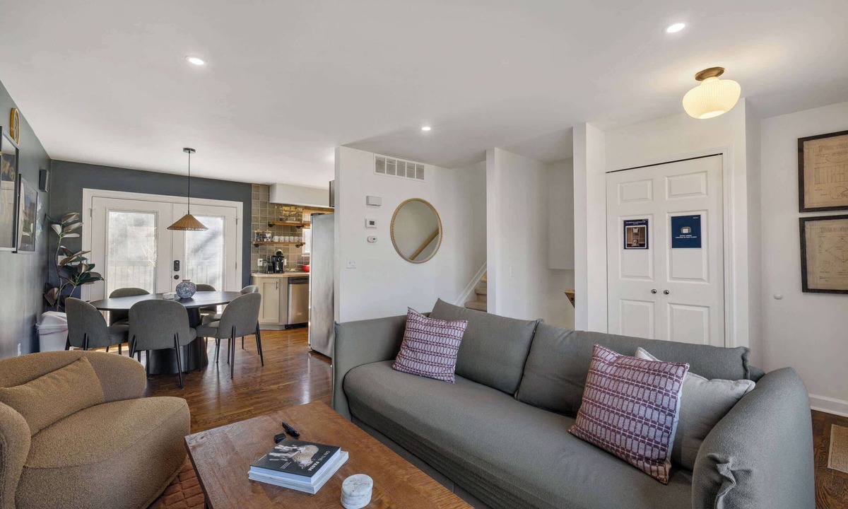 Drayton Plains House | Beautifully Updated 4BR/2BA w/Hot Tub