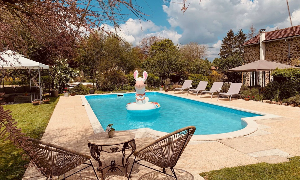 Le Dorat House | Beautifully converted stable with in-ground pool