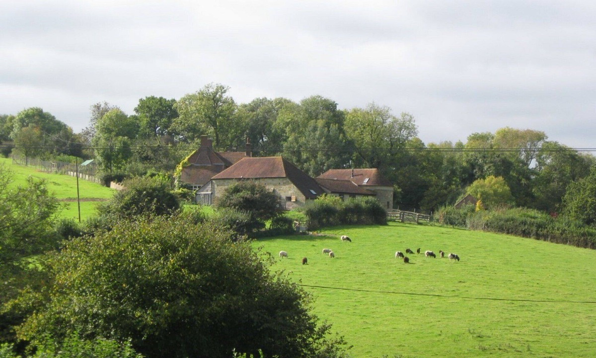 Etchingham Cottage | Beautifully Converted Oast House in an Idyllic Setting