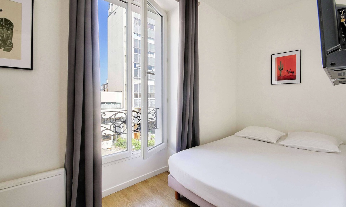Petit-Ivry Apartment | Beautifully furnished cosy studio with a street view