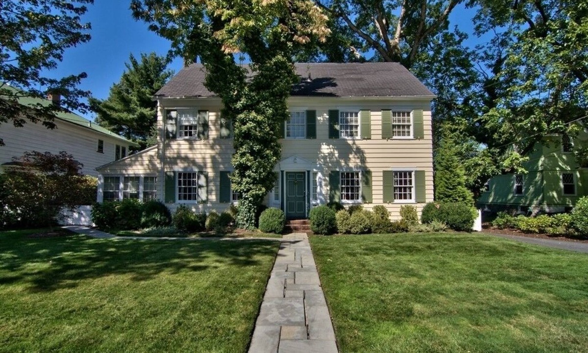Scranton House | Beautifully Furnished Colonial-Style Home in Scranton, PA