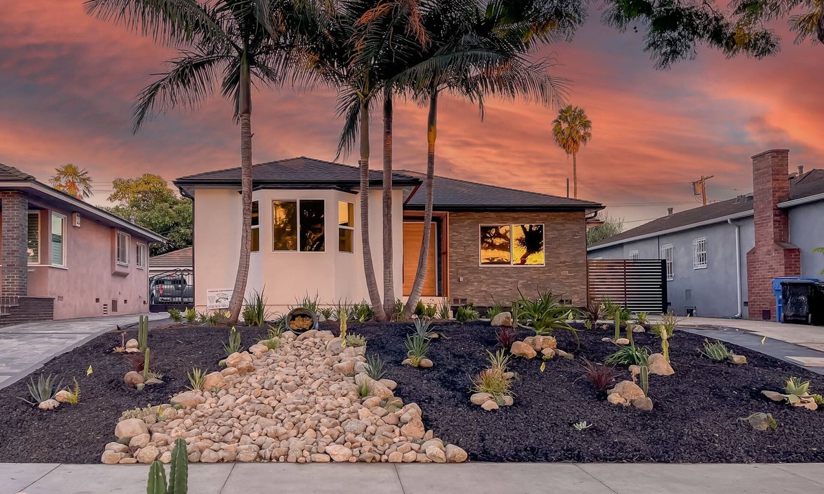 Faircrest Heights House | Beautifully Modern Home 5 min from Beverly Hills