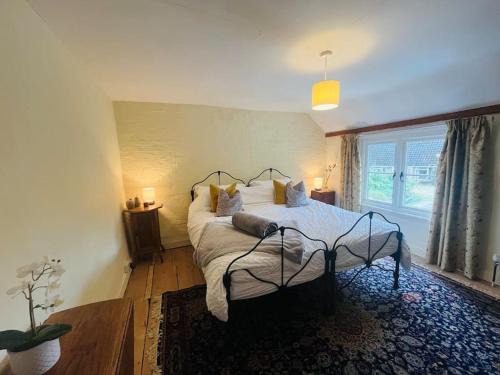 Graveley Apartment | Beautifully Quaint Cottage