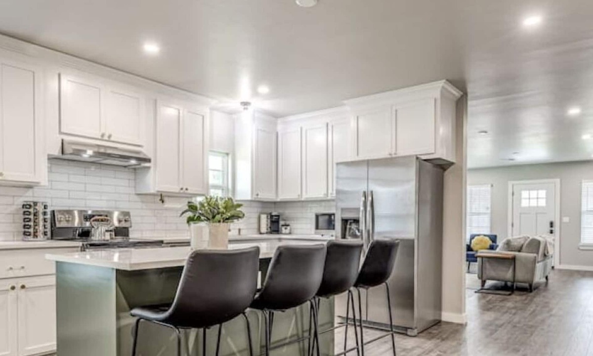 Central Oklahoma City House | Beautifully Remodeled 3B1.5B W/King Bed By OU Med