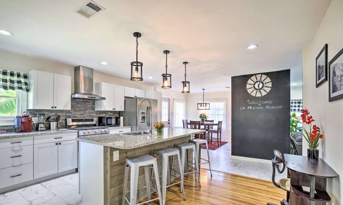 Northwest Los Angeles Heights House | Beautifully Renovated Home Near I-10 - 3 Blocks