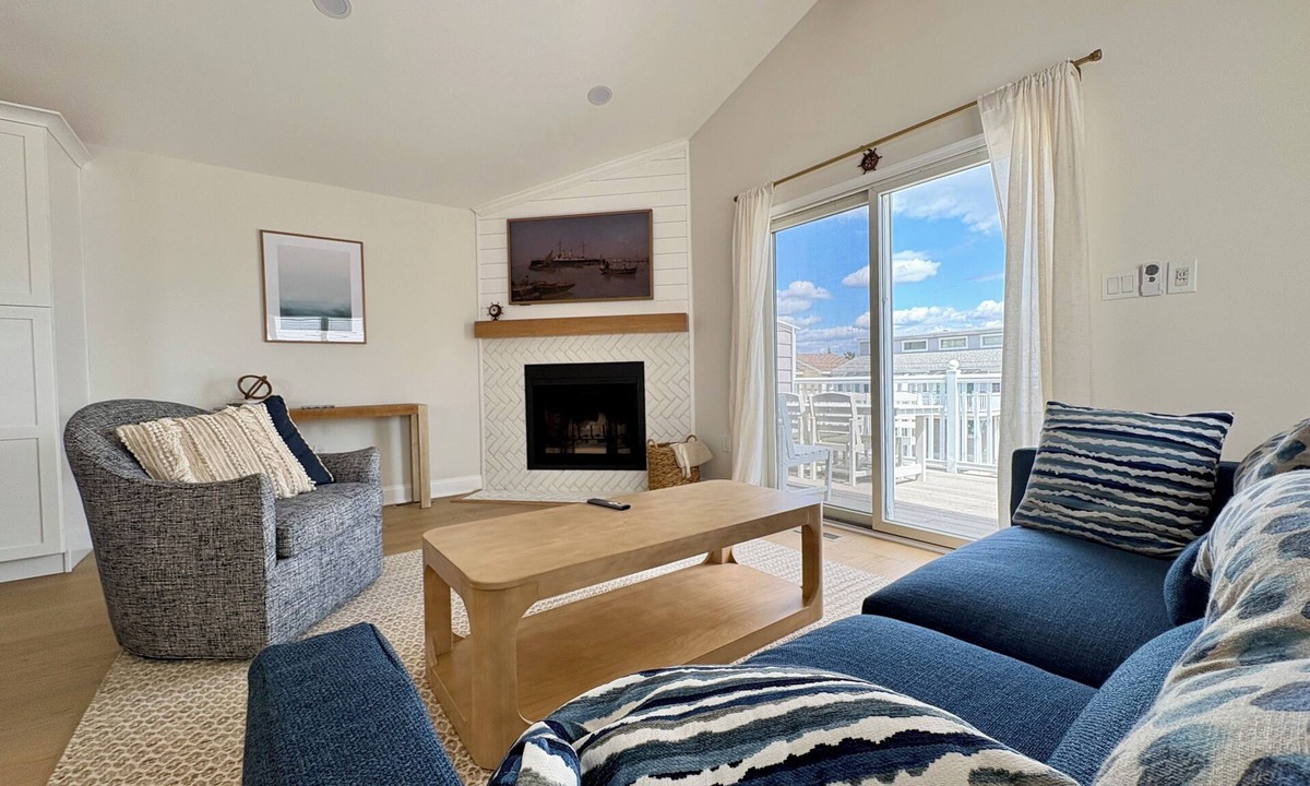 Avalon House | Beautifully Renovated 4br Home on Avalon - Stone Harbor Border - Pet Friendly