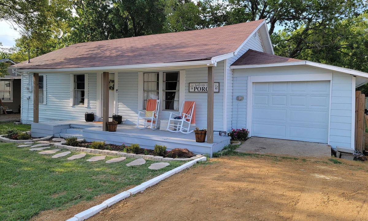 Celina House | Beautifully restored home three blocks from Downtown Celina Square