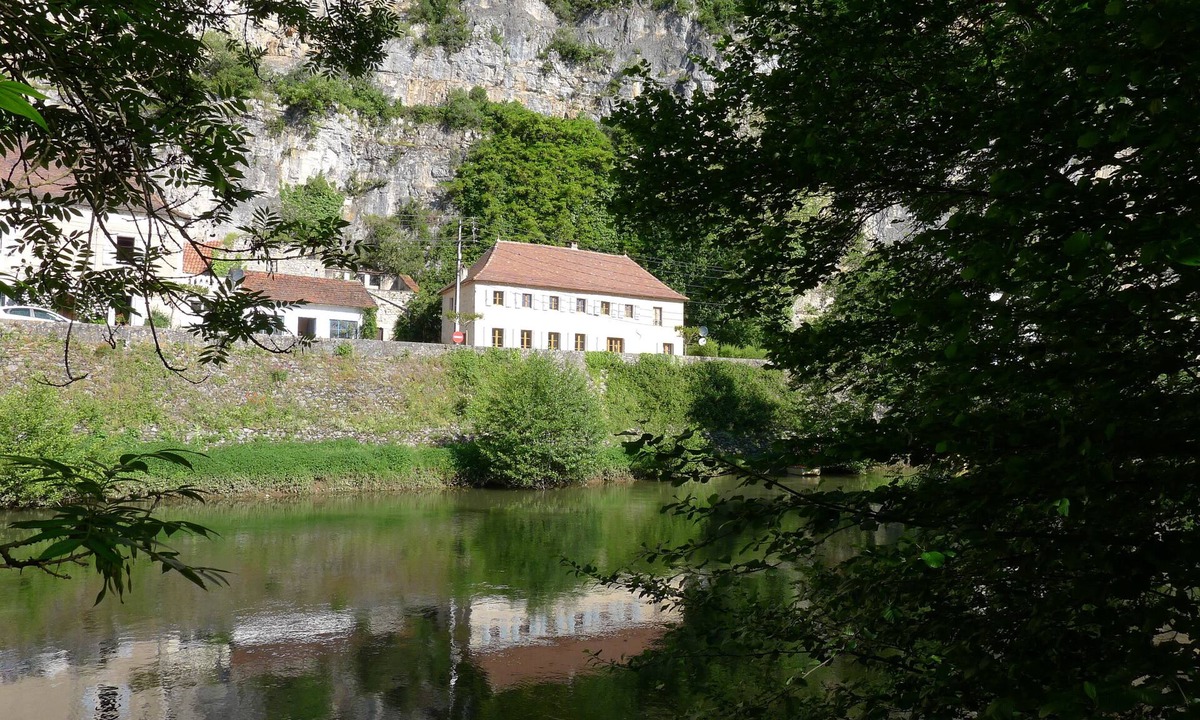 Cabrerets Villa | Beautifully Restored, Large French Villa On The Banks Of The River Cele.