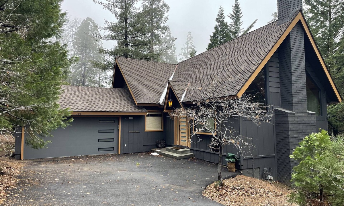 Lake Arrowhead Cabin | Beautuful Lake Arrowhead Cabin, heart of town, by SkyPark & Few min from Lake