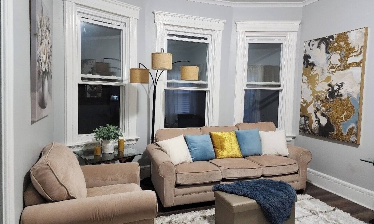 East Orange House | Beauty in the Heart of the City: Stunning 5BR Retreat Near NYC!