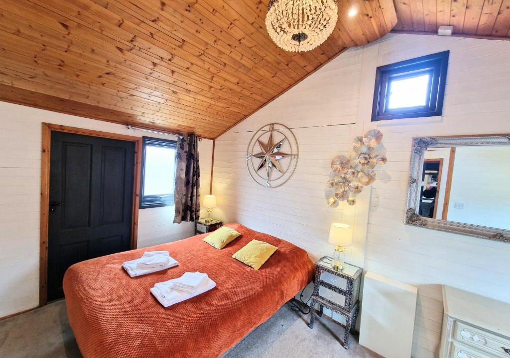 Warminster House | Beaver 2 HuntersMoon-Warminster-Bath-Salisbury