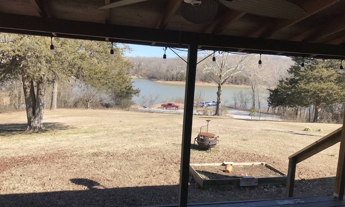Springdale Cabin | Beaver Lake Front Log Cabin