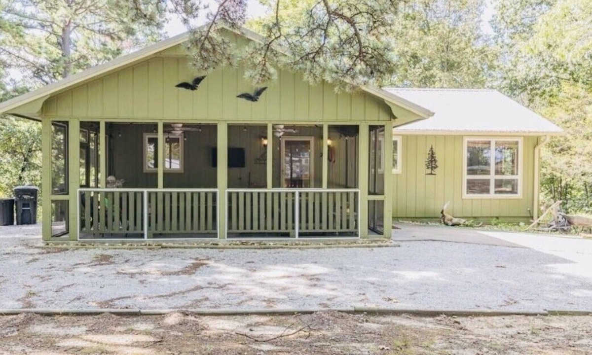 Rogers House | Beaver Lake HideAway ~ Rocky Branch ~ HOT TUB!