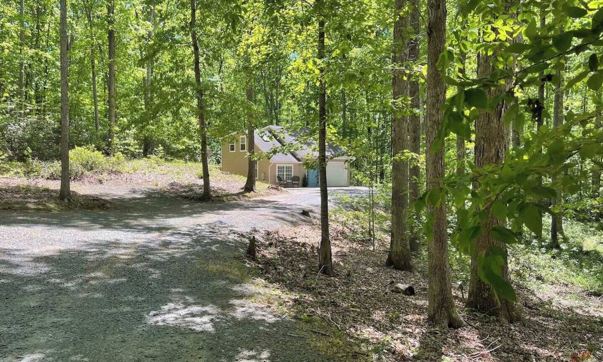 Mineral House | Beavers Bungalow-Hot-tub/WIFI