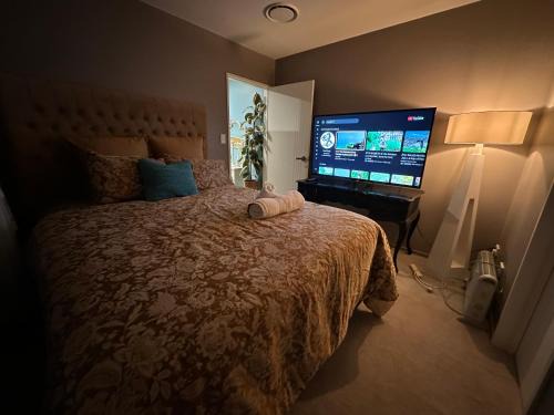 Papakura Apartment | BEBE Self-contained Granny Flat with Own Access