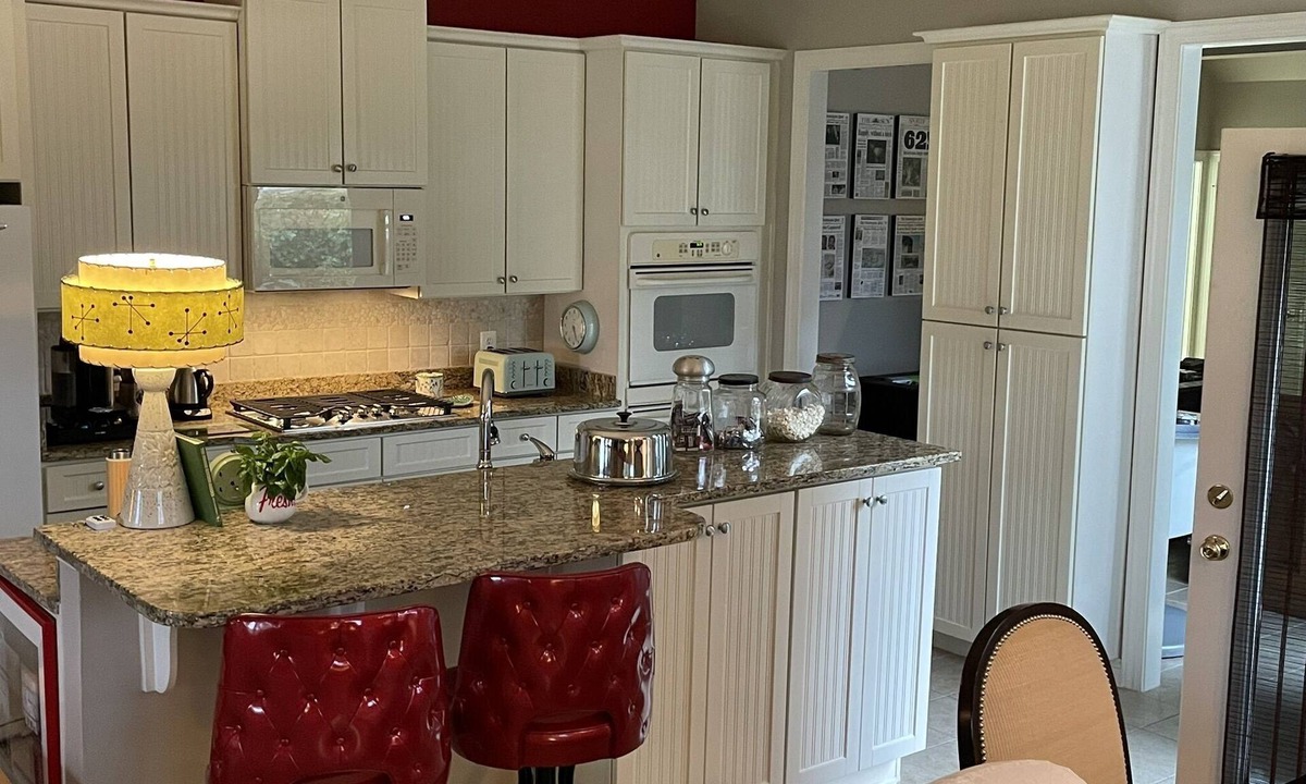 Long Neck House | Because this summer should be unforgettable.