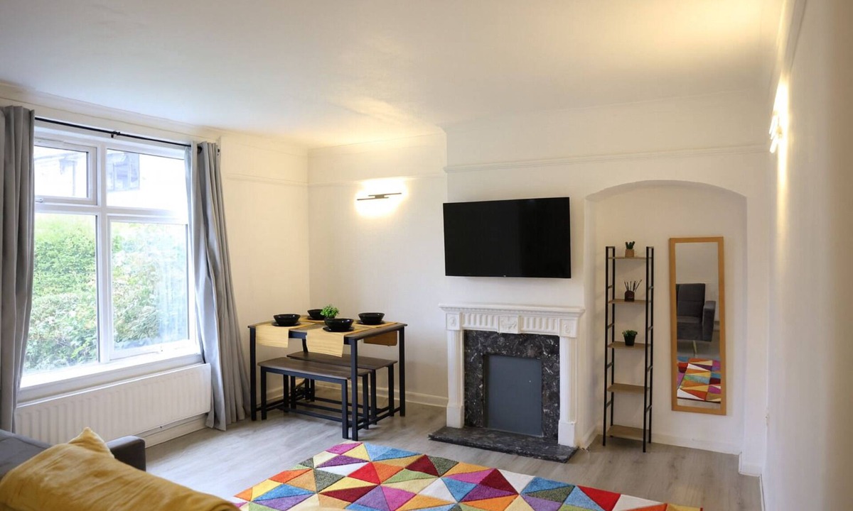 Mayesbrook House | Becontree Retreat