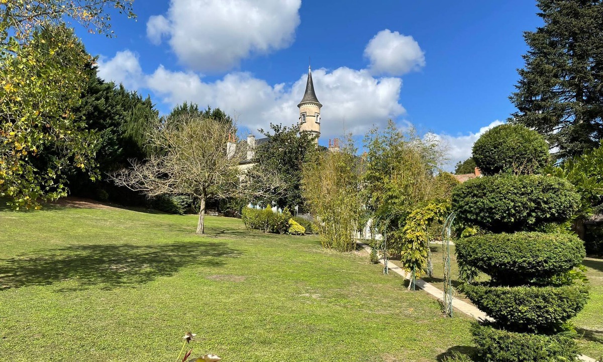 Dange-Saint-Romain Bed & Breakfast | Bed and breakfast in exceptional setting