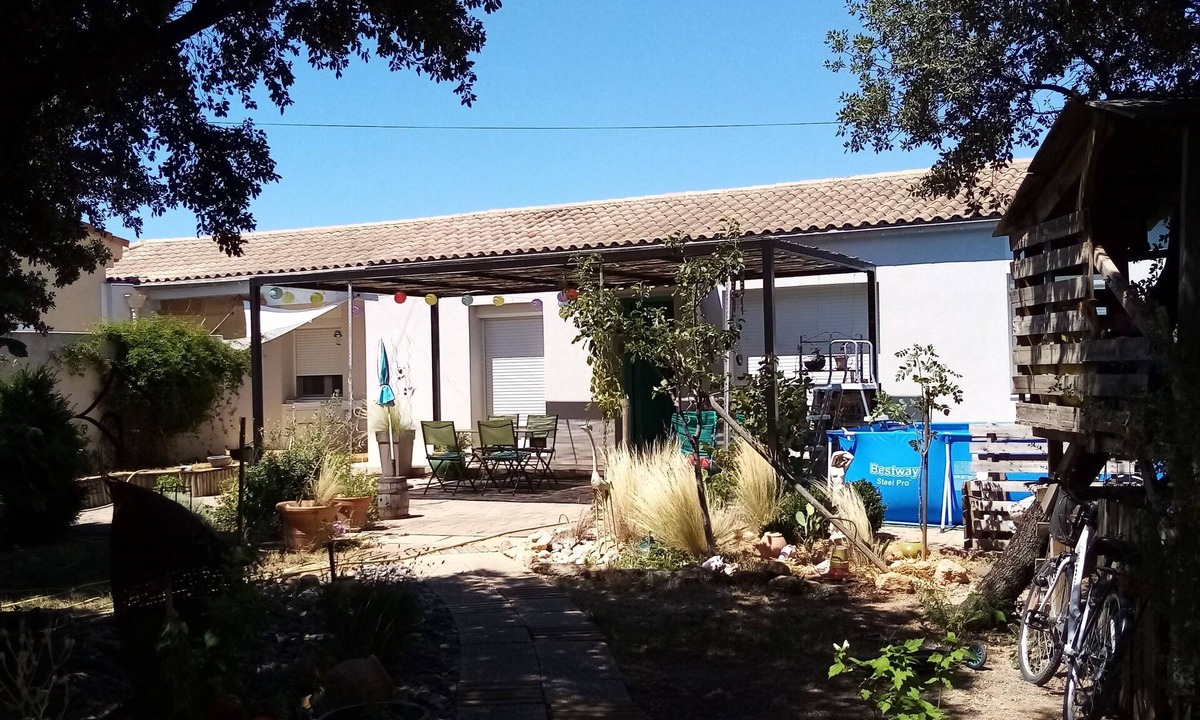 Serignan-du-Comtat Villa | Bed and breakfast, quiet area near Orange, Vaucluse