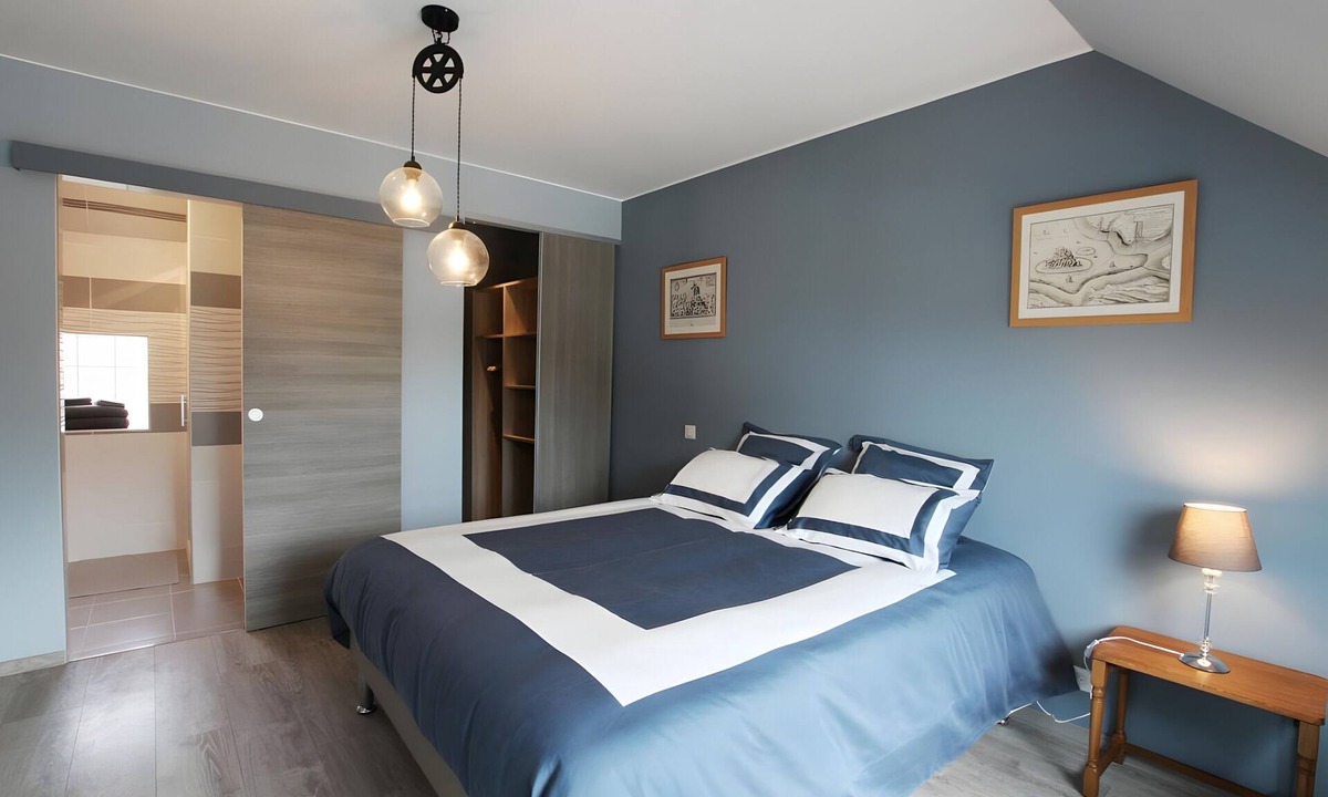 Muneville-sur-Mer Bed & Breakfast | Bed and Breakfast 'Chambre Mont Saint-Michel' with Shared Terrace, Shared Garden and Wi-Fi