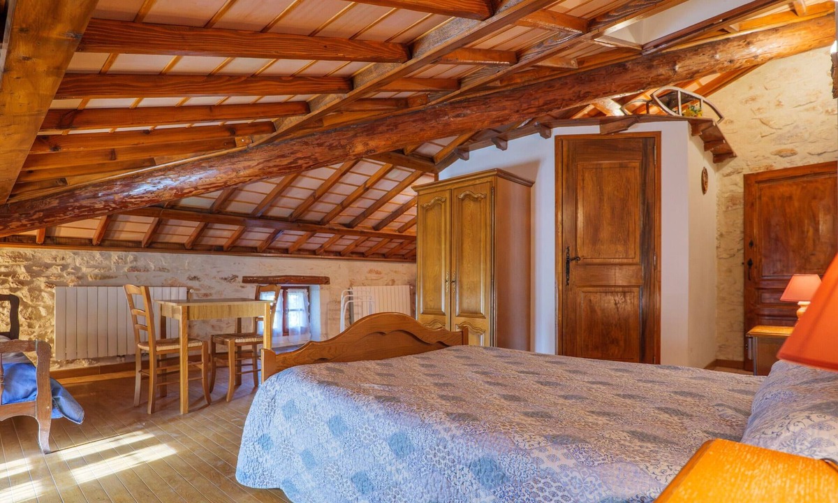 La Garde-Adhemar Bed & Breakfast | Bed and Breakfast 'Manon' with Shared Pool, Shared Garden and Wi-Fi