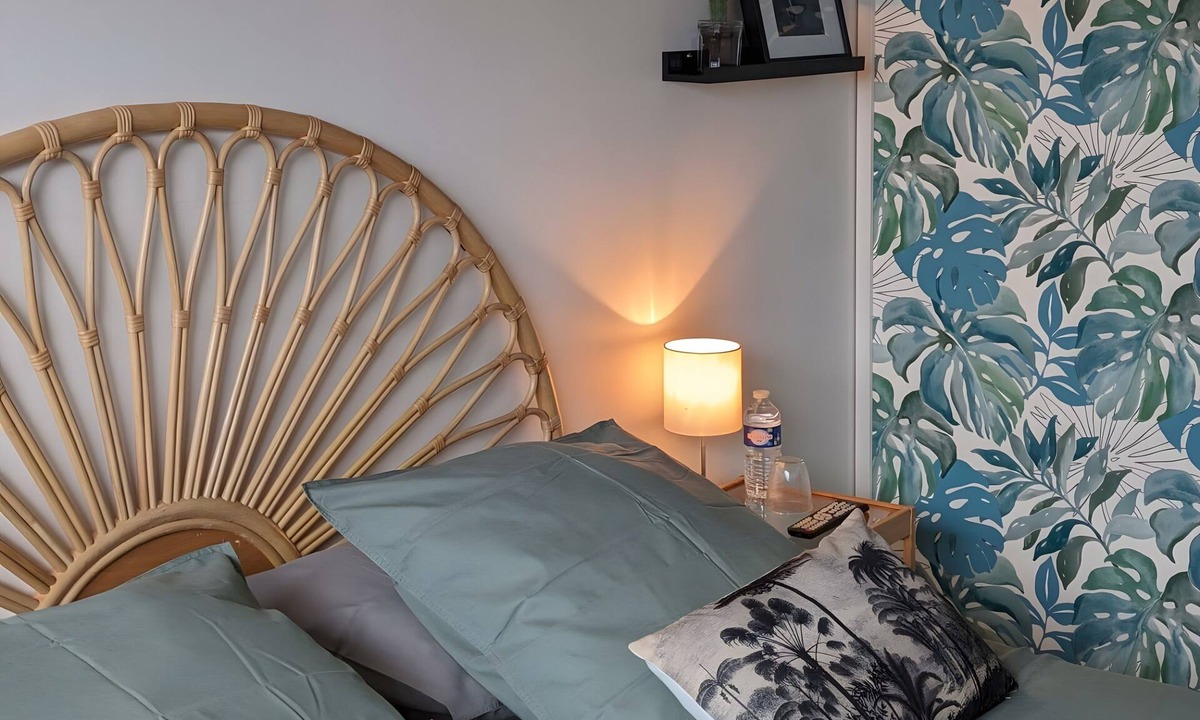 Plouer-sur-Rance Bed & Breakfast | Bed and Breakfast 'Chambre La Houle' with Shared Pool, Shared Terrace and Wi-Fi