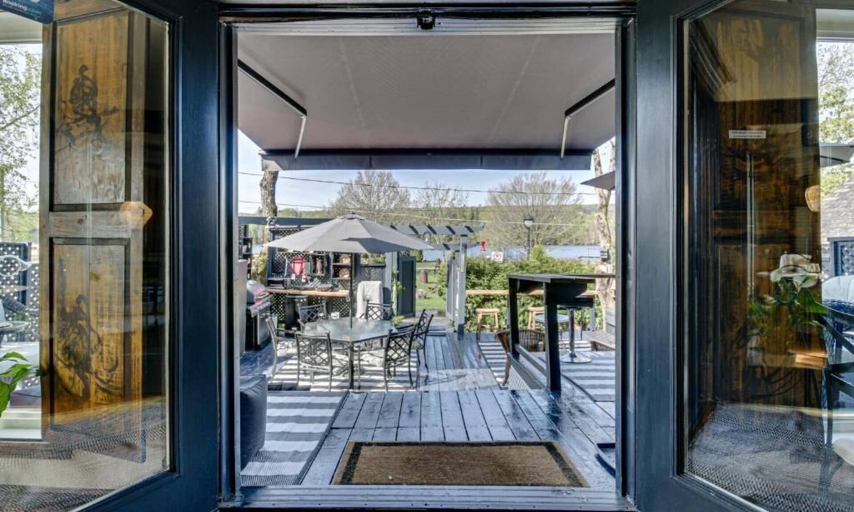 Grandes-Piles Bed & Breakfast | Bed and breakfast: Large family suite with private sauna