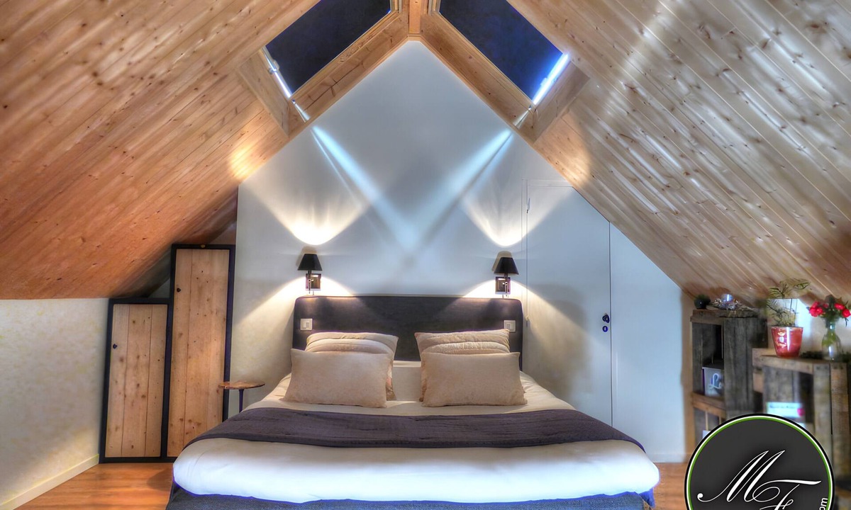 Fougere Bed & Breakfast | Bed and Breakfast 'La Suite Étoilée' with Shared Terrace, Shared Garden and Air Conditioning