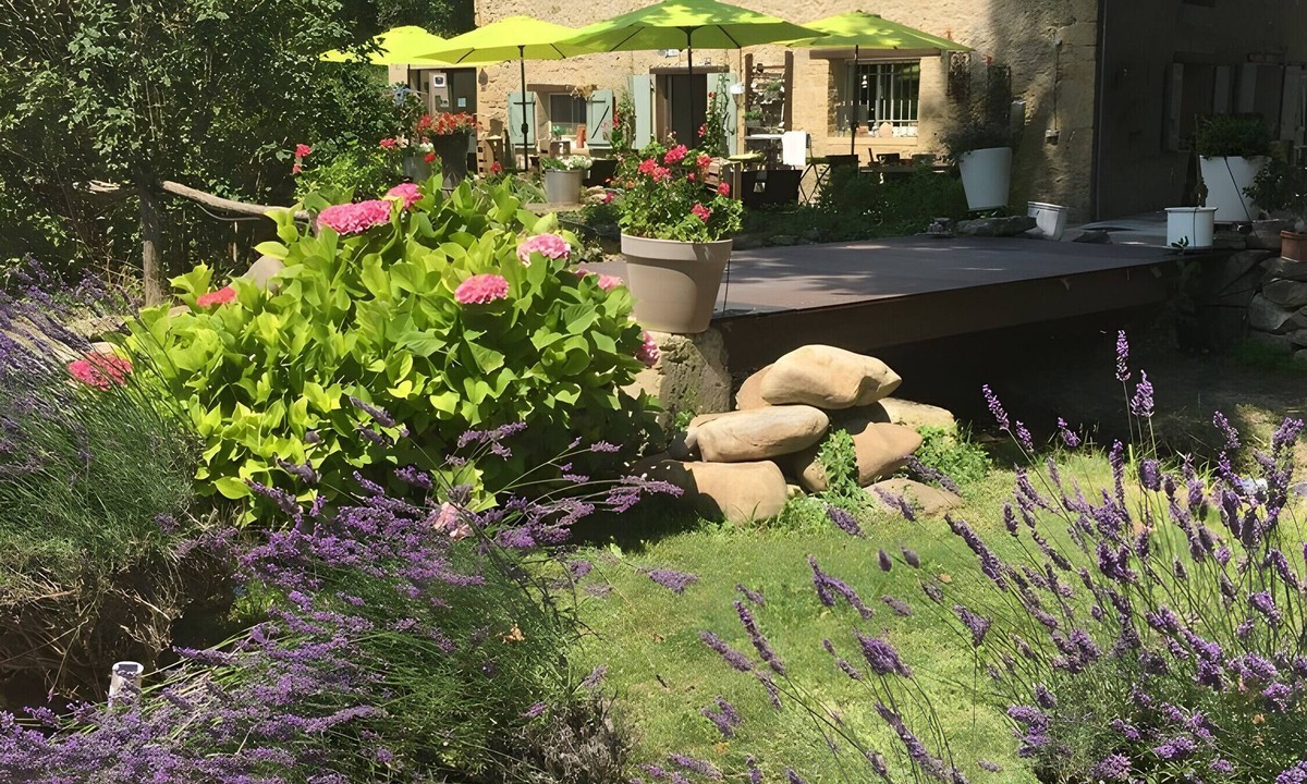 Puget Bed & Breakfast | Bed and Breakfast 'Acidulée' with Shared Pool, Wi-Fi and Air Conditioning