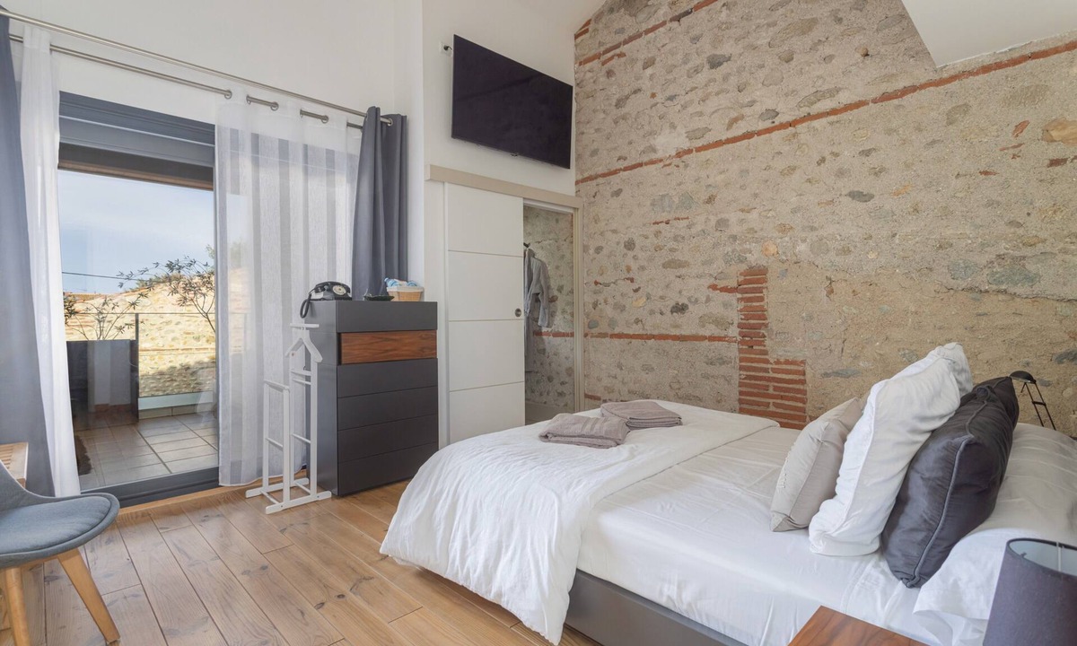 Bages Bed & Breakfast | Bed and Breakfast 'Chambre D'hote - Namibie' with Shared Terrace, Wi-Fi and Air Conditioning