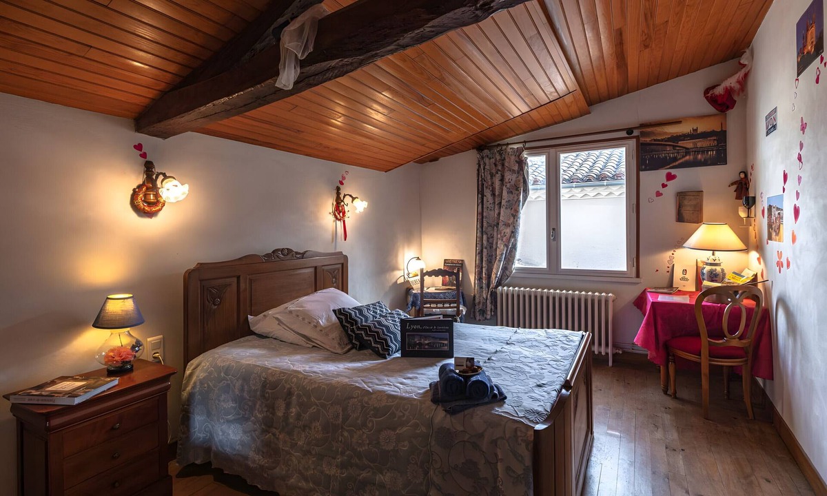 Puycasquier Bed & Breakfast | Bed and Breakfast 'Dame De Coeur' with Shared Terrace, Private Garden and Wi-Fi