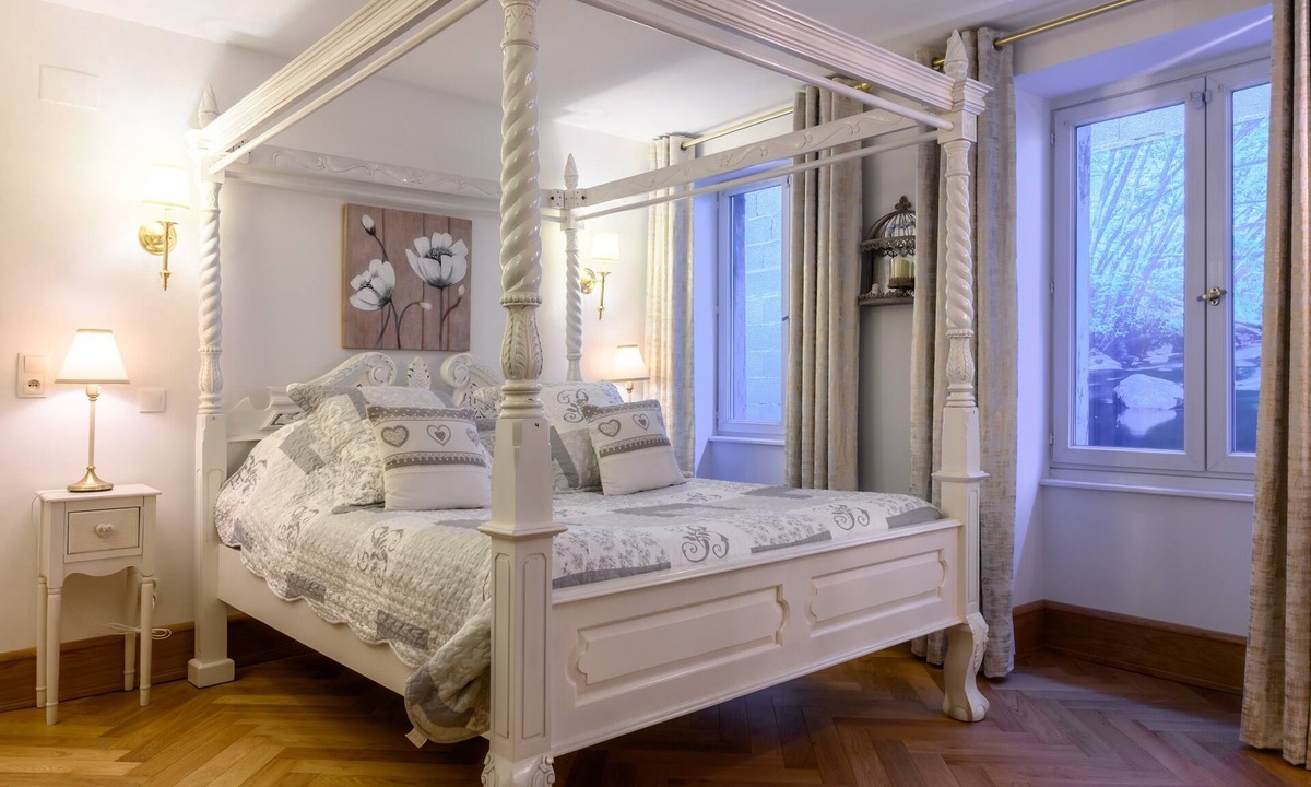 Beblenheim Bed & Breakfast | Bed and Breakfast 'Demeure D'antan - Chambre Romance' with Shared Terrace, Shared Garden and Wi-Fi