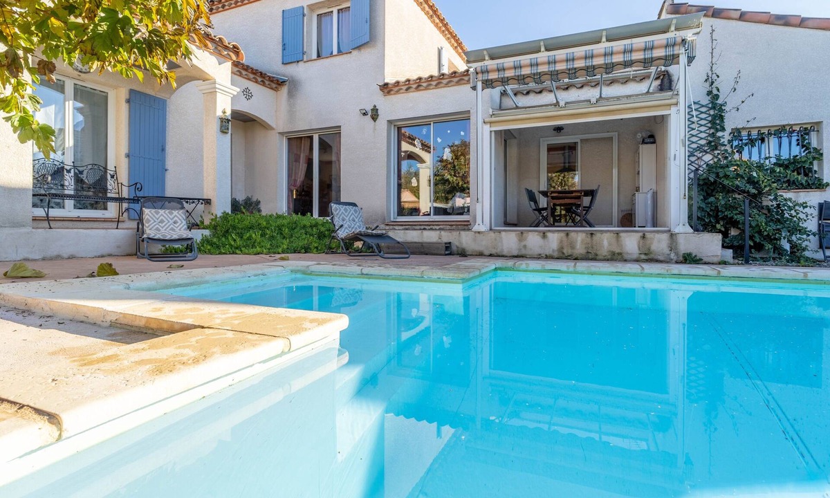 Puisserguier Bed & Breakfast | Bed and Breakfast 'Chambre D'hôtes - Chambre' with Private Pool, Wi-Fi and Air Conditioning