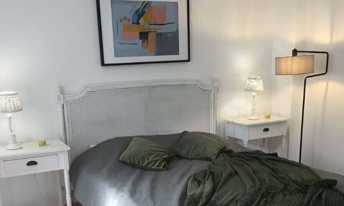 Saint-Fargeau House | Bed and breakfast with swimming pool, "La terrasse"