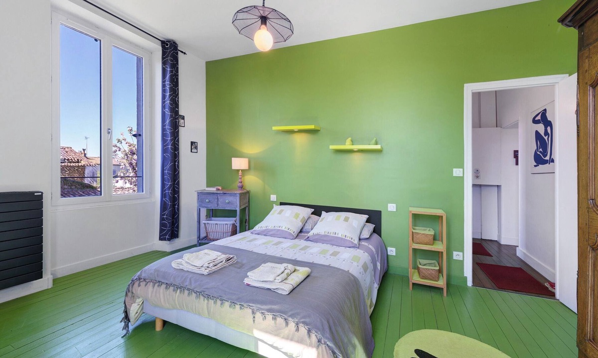 La Reorthe Bed & Breakfast | Bed and Breakfast 'La Baritaudière - Suite Kiwi' with Shared Garden and Wi-Fi